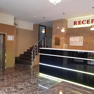 Hotel Uranus, Bukareszt